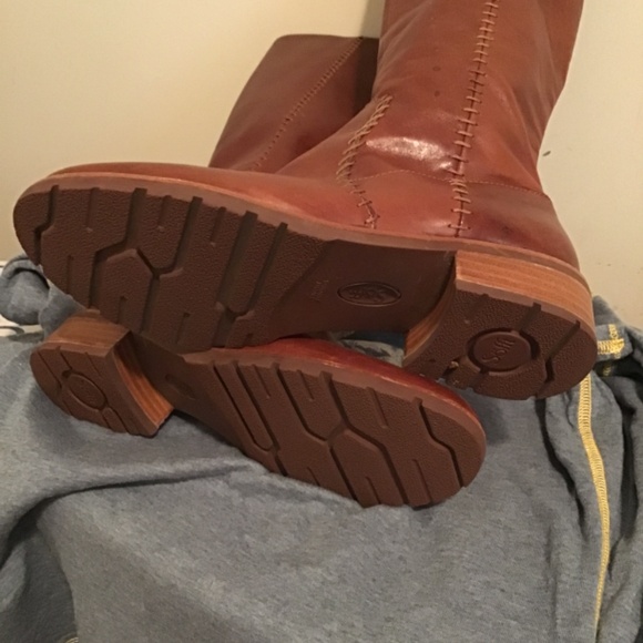 🔥SOFFI, new condition, leather, size 8M, - Picture 4 of 4